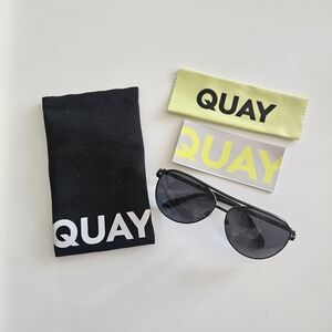 NWT Quay Vivienne 60mm Oversized Aviator Sunglasses With Logo Case And Cloth